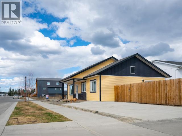69 Mascot Street, Whitehorse, Yukon  Y1A 0S4 - Photo 3 - 17261