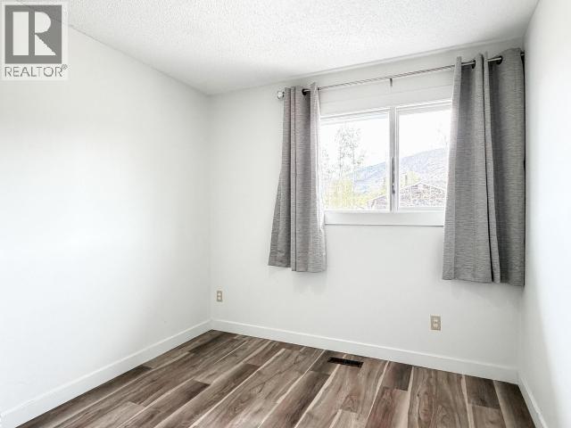 18-20 Harper Street, Faro, Yukon  Y0B 1K0 - Photo 22 - 17337