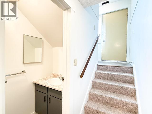 18-20 Harper Street, Faro, Yukon  Y0B 1K0 - Photo 25 - 17337