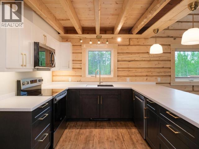 400 Ursa Way, Whitehorse North, Yukon  Y0B 1Y2 - Photo 12 - 17400