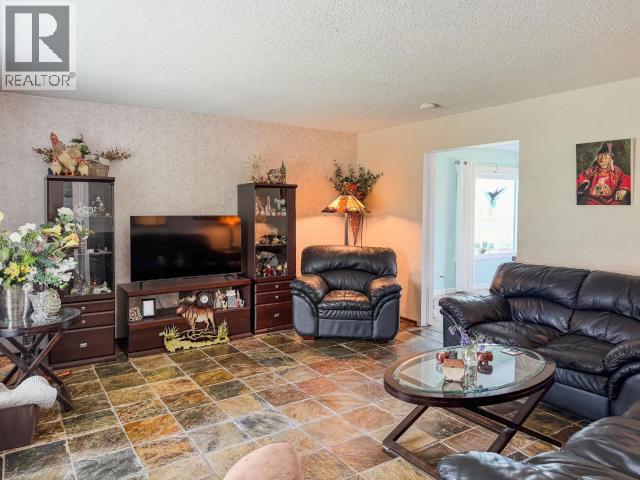 58 & 72 Shakwak St., Destruction Bay, Yukon  Y0B 1H0 - Photo 28 - 17418