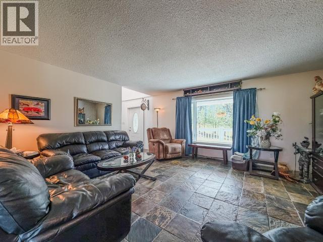 58 & 72 Shakwak St., Destruction Bay, Yukon  Y0B 1H0 - Photo 30 - 17418