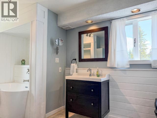 58 & 72 Shakwak St., Destruction Bay, Yukon  Y0B 1H0 - Photo 49 - 17418
