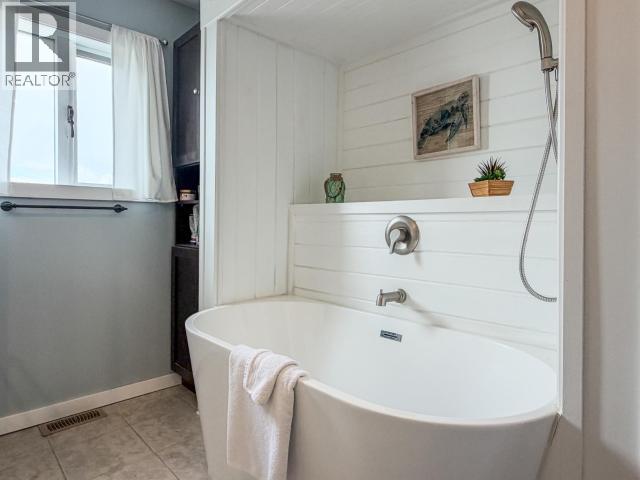 58 & 72 Shakwak St., Destruction Bay, Yukon  Y0B 1H0 - Photo 50 - 17418