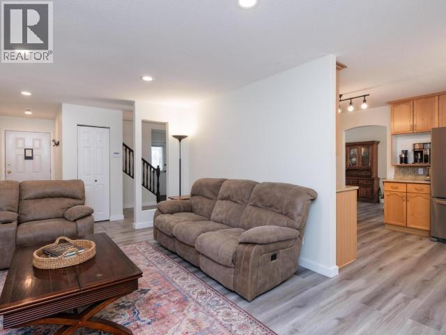 6 Carnelian Court, Whitehorse, Yukon  Y1A 6A3 - Photo 5 - 17446